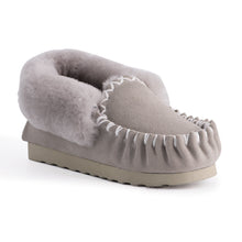 Load image into Gallery viewer, AUS WOOLI HAND STITCHED WOMENS SHEEPSKIN MOCCASIN - Light Grey