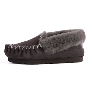 AUS WOOLI HAND STITCHED WOMENS SHEEPSKIN MOCCASIN - Dark Grey