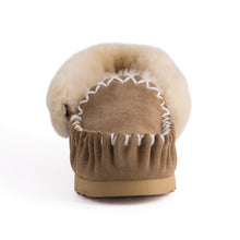 Load image into Gallery viewer, AUS WOOLI HAND STITCHED WOMENS SHEEPSKIN MOCCASIN - Chestnut/Tan
